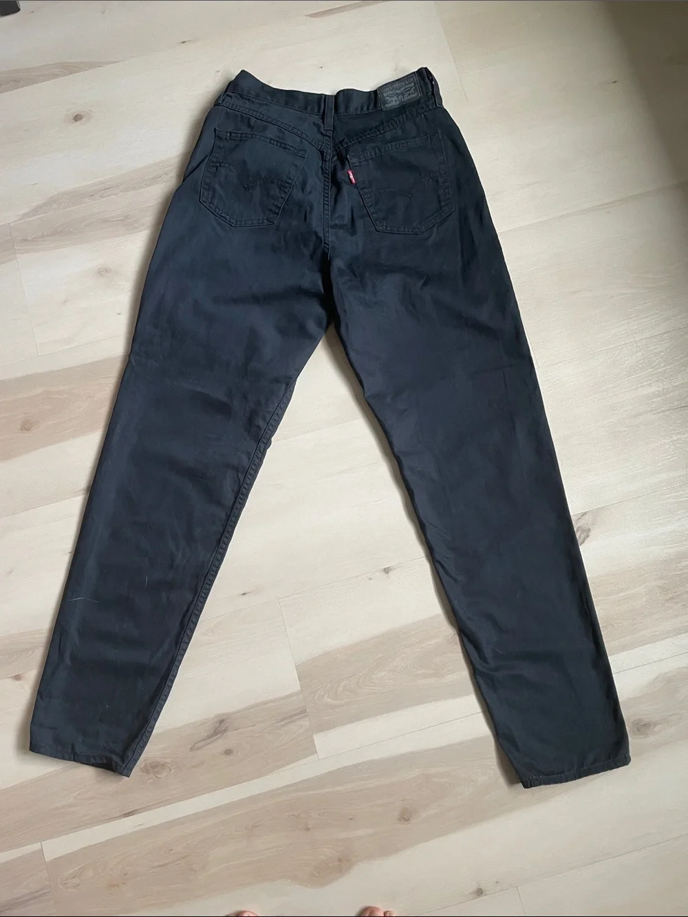 Levi's women's straight leg lightweight jeans